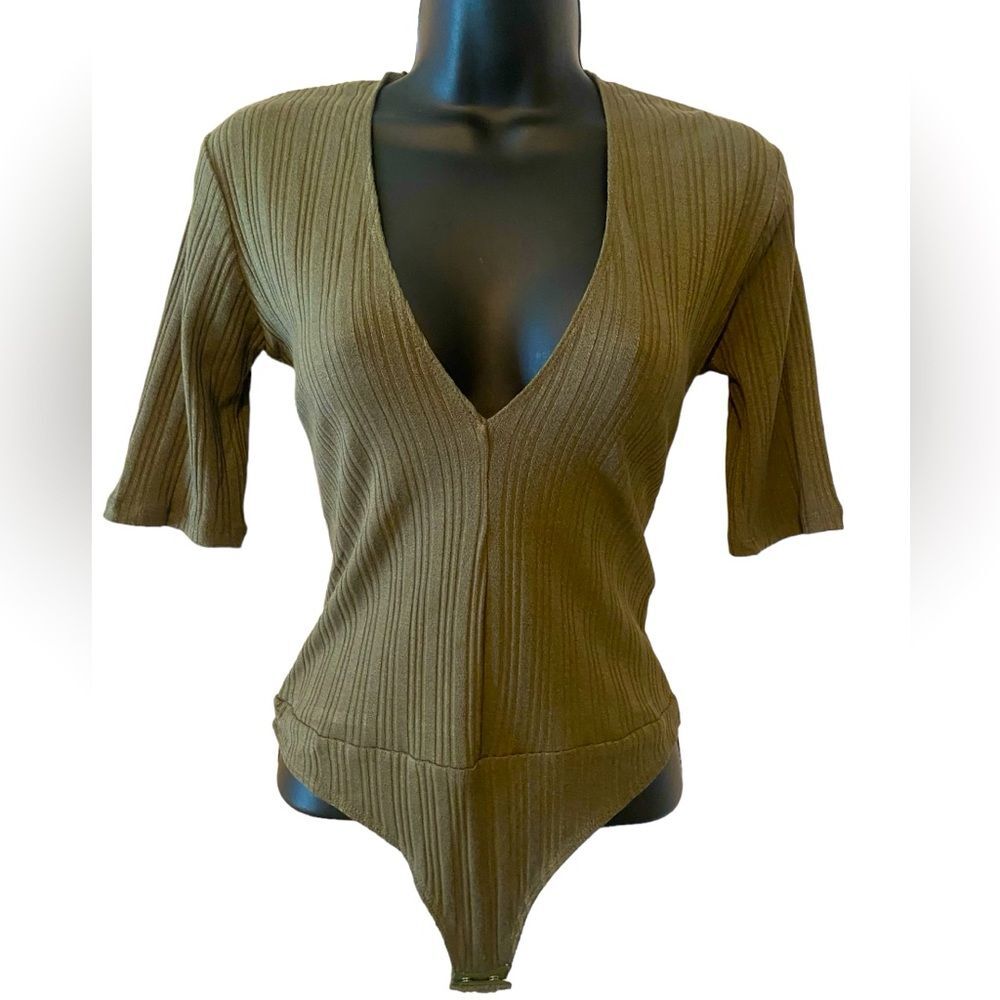 NWT Olive green textured ribbed bodysuit deep V-neck by Olivaceous size L.
